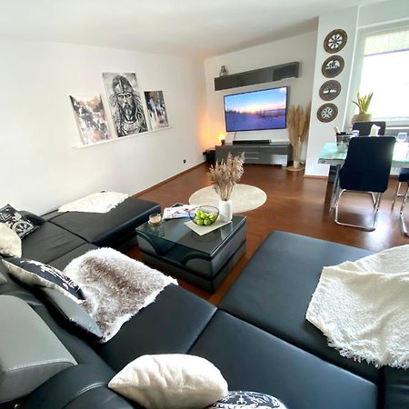 City Ferienwohnung Skyline - Mit Grossem Balkon & Xxl- Sofa Fuer Bis Zu 4 Personen Bremerhaven Dış mekan fotoğraf