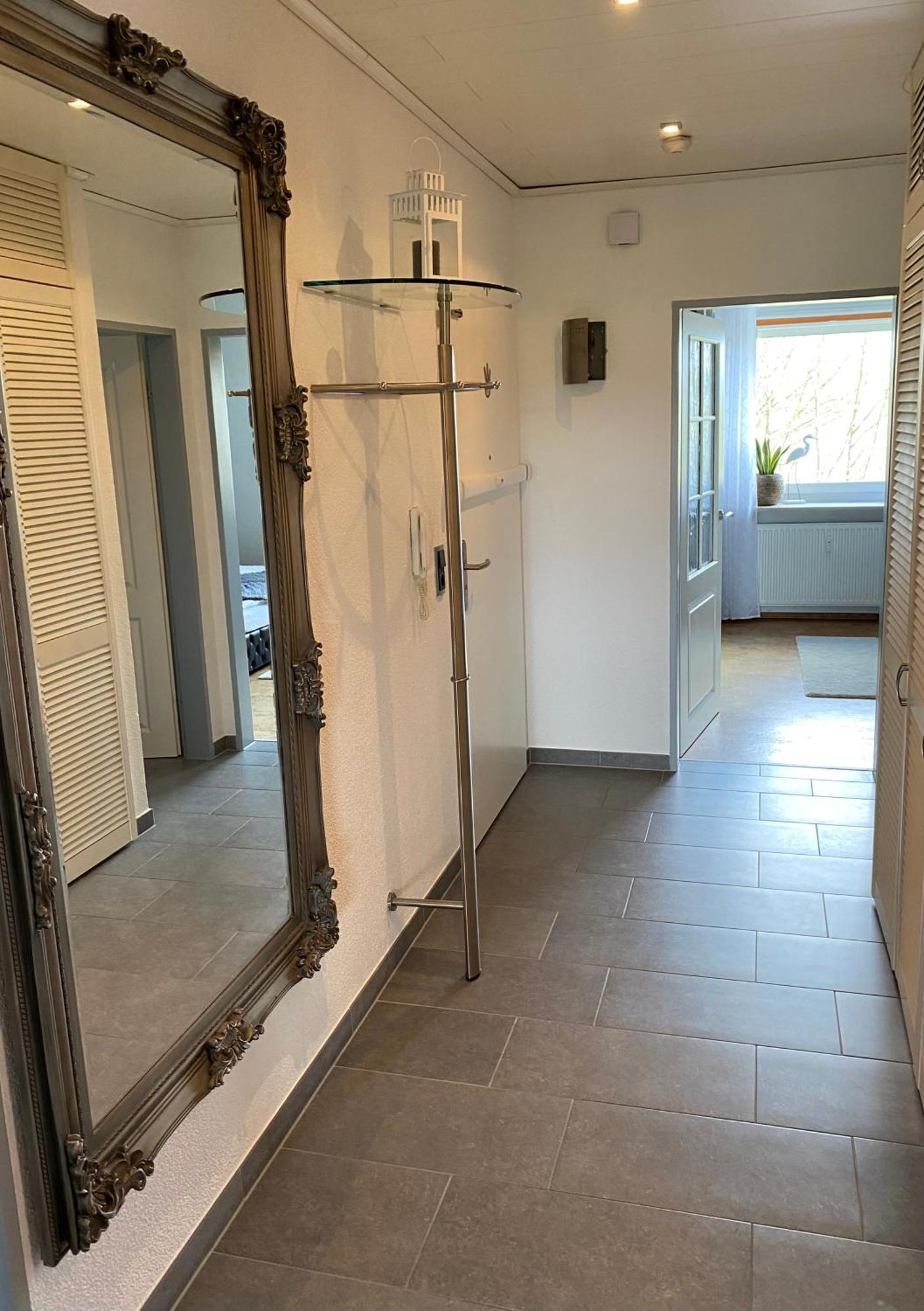 City Ferienwohnung Skyline - Mit Grossem Balkon & Xxl- Sofa Fuer Bis Zu 4 Personen Bremerhaven Dış mekan fotoğraf